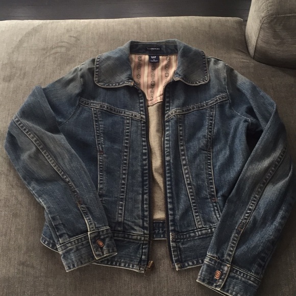 Jean jacket - Picture 1 of 3
